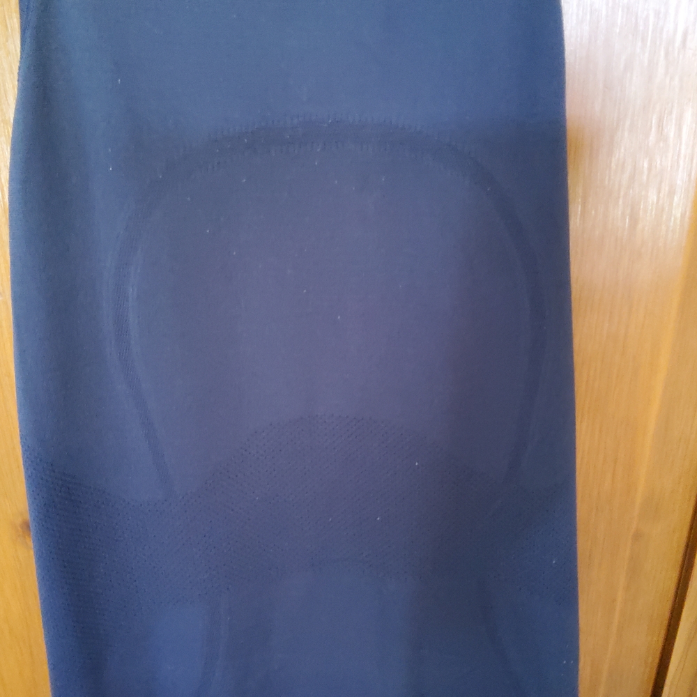 lululemon Swiftly T Back Tank Black Size 6 EUC - Picture 2 of 7